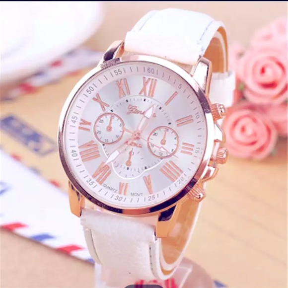 🎀Brand New Geneva Quartz Women’s Fashion PU White Leather Watch Comes In A Box